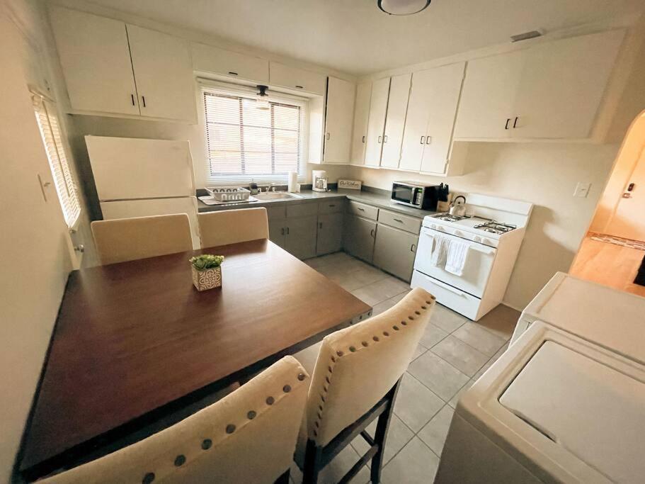 Pet Friendly! Private Casita In Nob Hill Villa Albuquerque Exterior photo