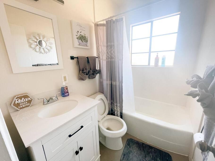 Pet Friendly! Private Casita In Nob Hill Villa Albuquerque Exterior photo