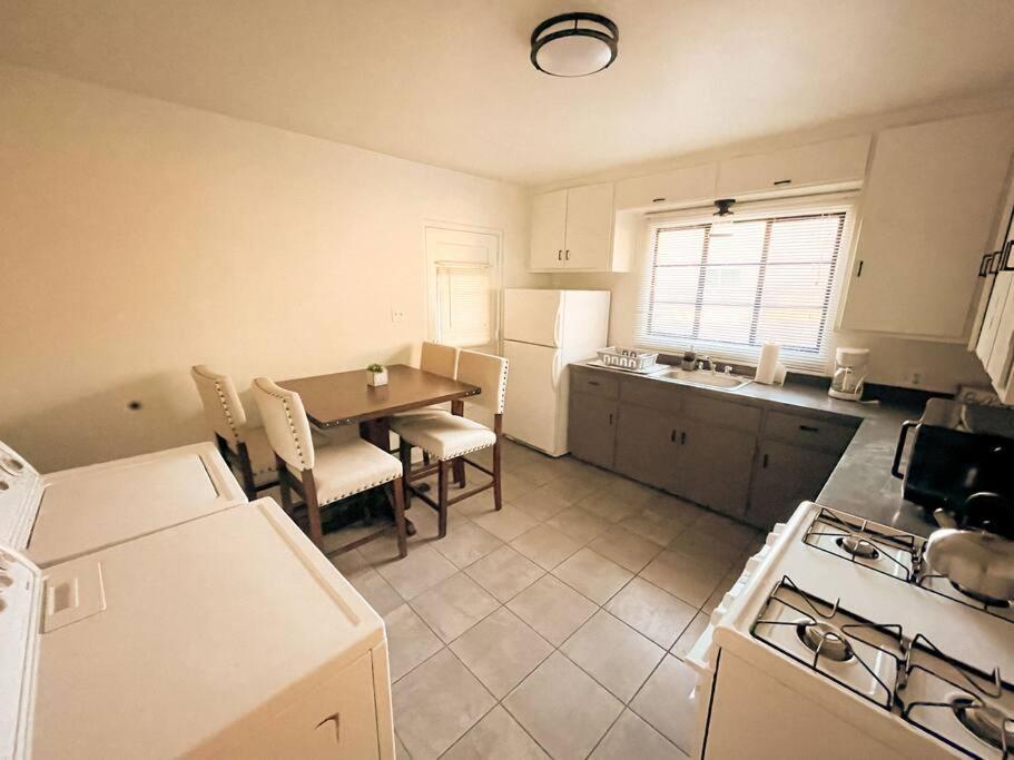 Pet Friendly! Private Casita In Nob Hill Villa Albuquerque Exterior photo