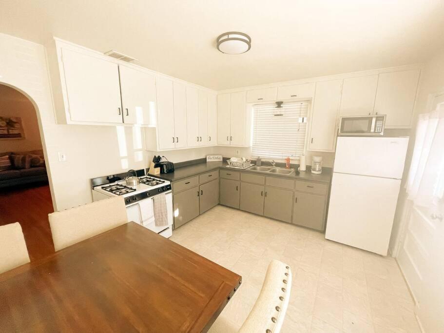 Pet Friendly! Private Casita In Nob Hill Villa Albuquerque Exterior photo
